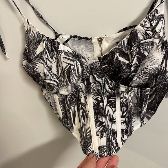 Missguided Corset Style Cropped Top - Picture 2 of 9